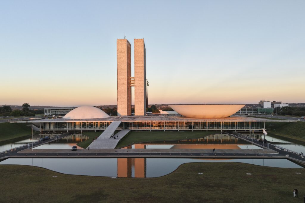 Foto FIM DA ESCALA 6×1: senado aprova PEC em dois turnos